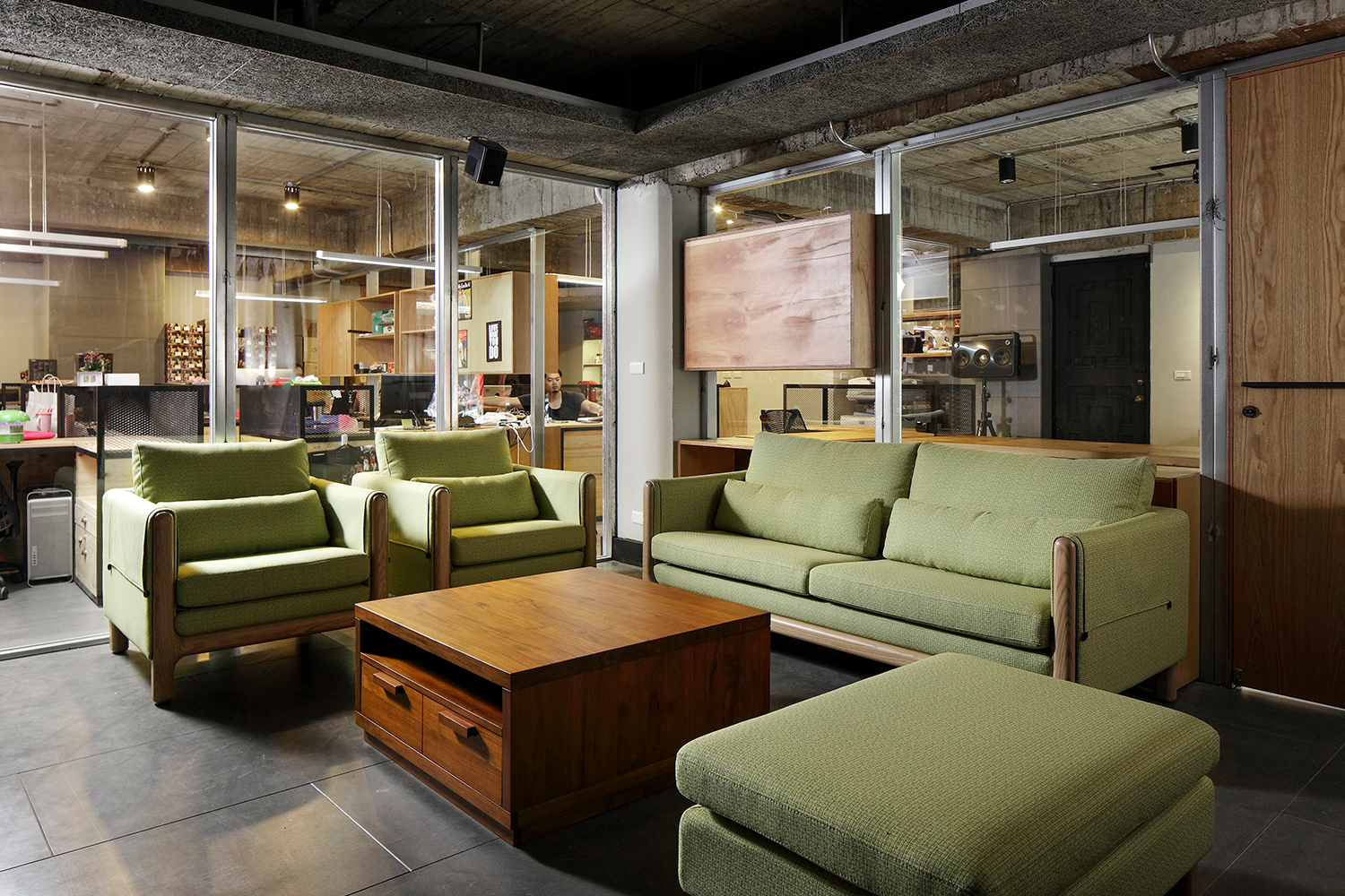 客廳沙發搭配優渥實木家具免費室內設計北歐風格