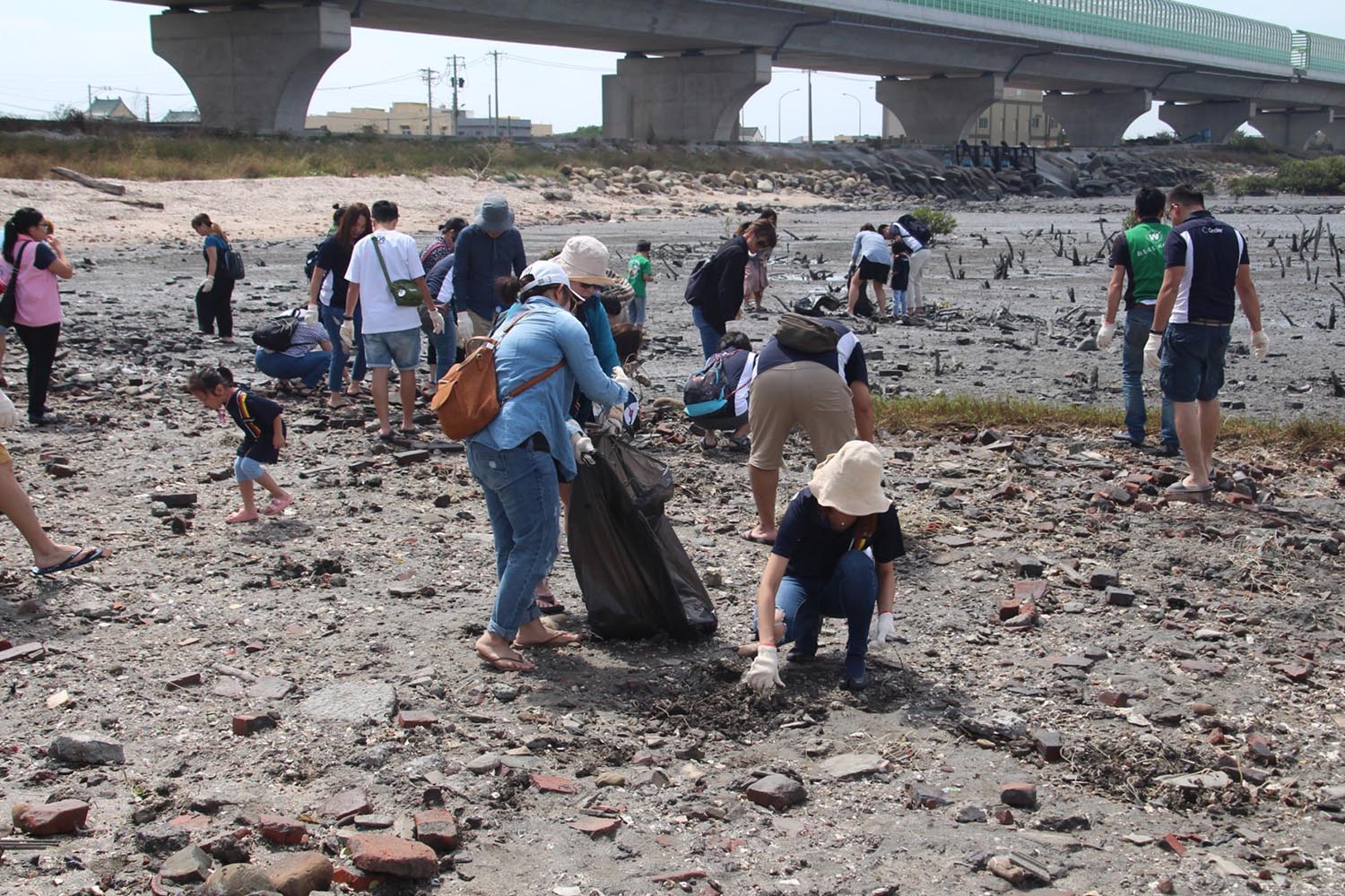 World Cleanup Day世界環境清潔日，2019年訂於9月21日與全球169個國家同步響應。